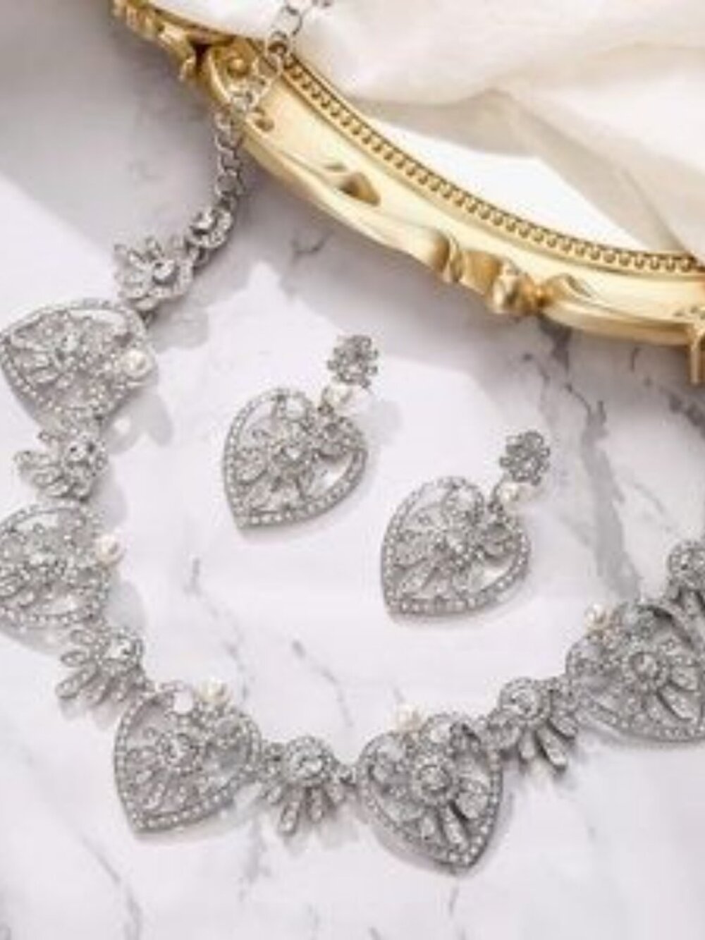Oscar de la Renta Silver Heart Rhinestone Necklace - Picture 4 of 5